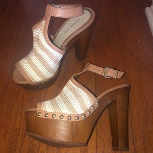 Gianni Bini peep toe chunky heels